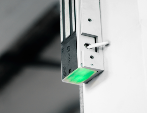 Electro-Magnetic Locks, Handles
